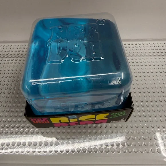 NeeDoh Nice Berg Blue XL Giant Solid Squish Cube Ice Block - Picture 2 of 4